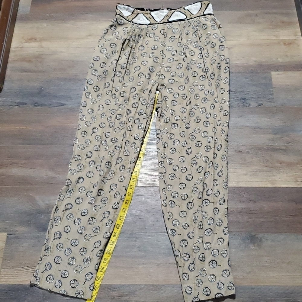 Dorothy schoelen platinum vintage lightweight wheel pattern pants